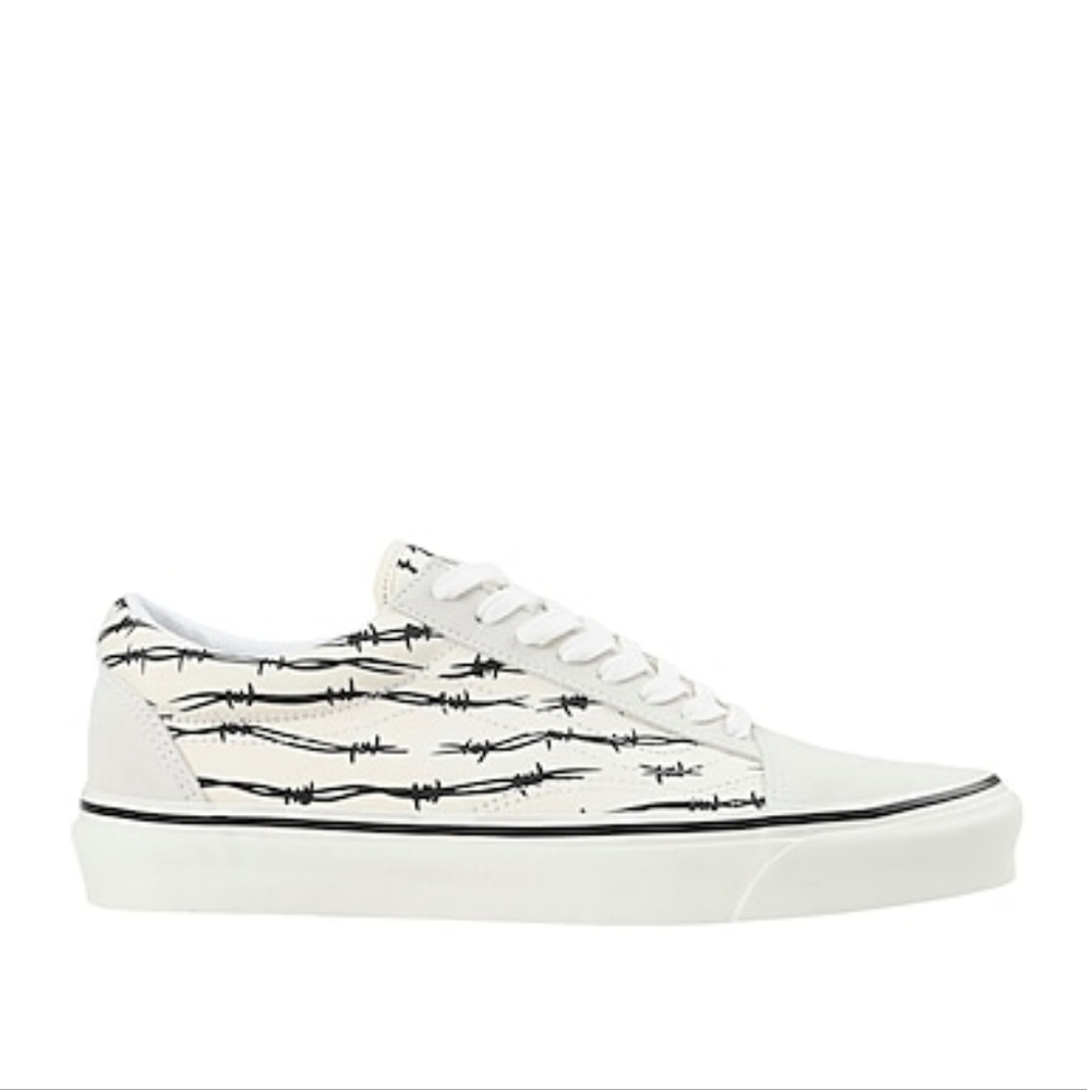 VANS UA Old Skool Barbed Wire 36 DX SNEAKERS White Black sz 8 Women's Shoes